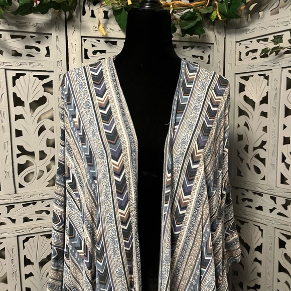 WISHLIST APPAREL SWEET TONES BLUE & TAN DESIGN ANGEL WING WRAP SHAWL KIMONO - Picture 6 of 8